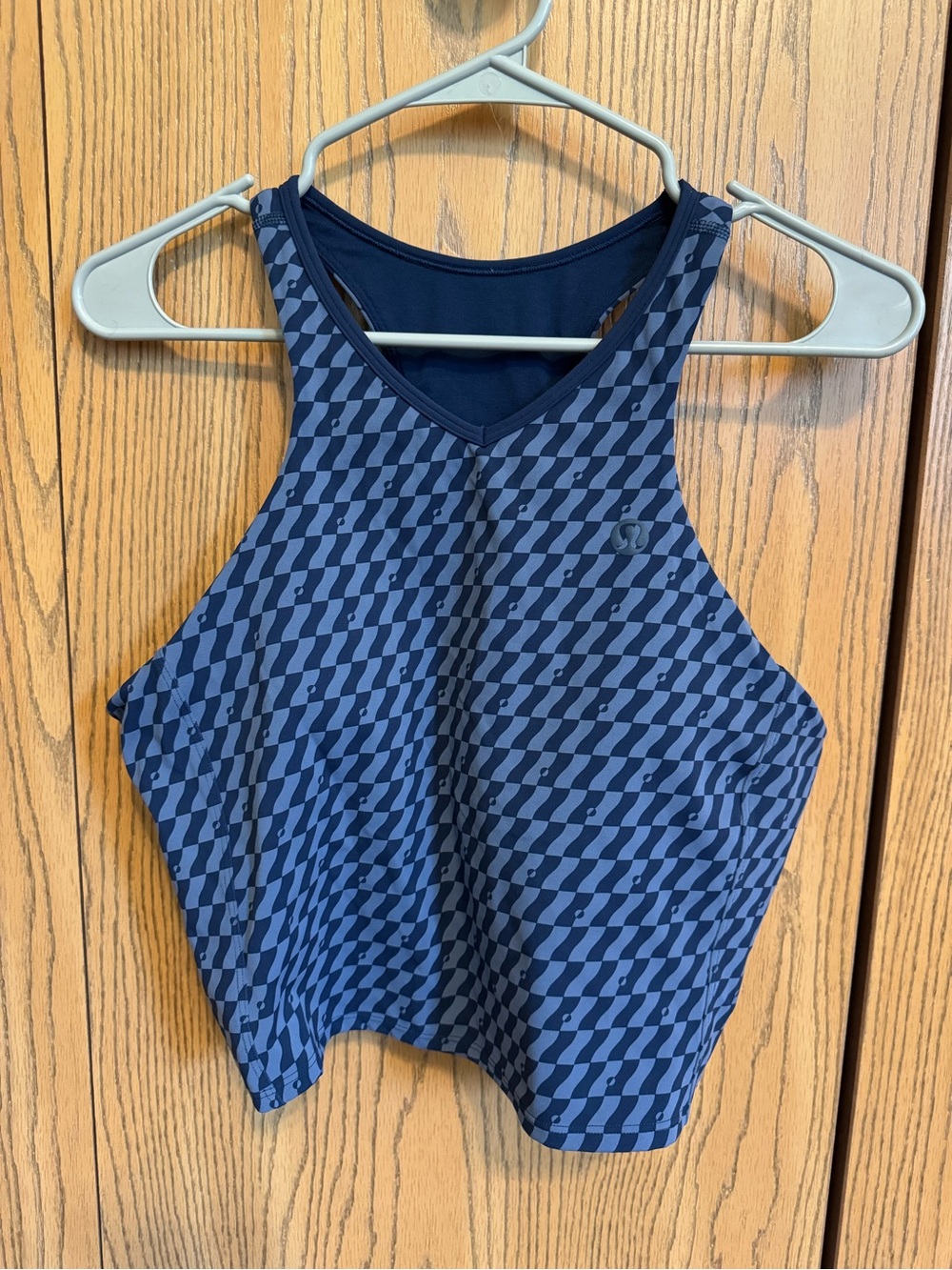 Lululemon Cropped V-Neck Tennis Tank Top *Medium Support, B/C Cup